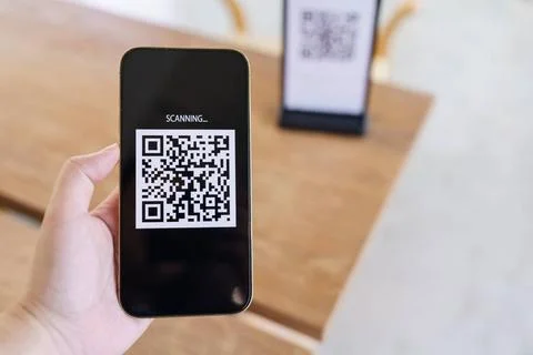 Qr code payment. E wallet. Man scanning tag accepted generate digital pay ... Stock-Fotos