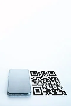 Qr code technology. Mobile smartphone screen for payment, online pay, scan ba Stock-Fotos