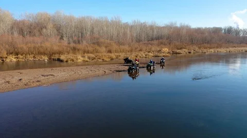 Quad bikes go to the Ford on the river Видео 126637301