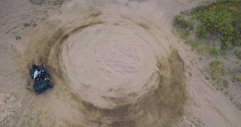Quad motor driving in a circle. Stock Footage 121540381
