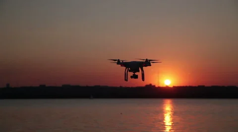 Quadrocopter Flight on The Beach at Sunset 動画素材 53847678