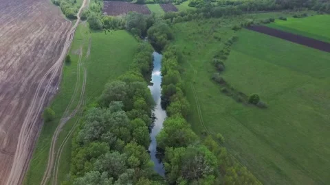 Quadrocopter flight russian river Video stock 131272191