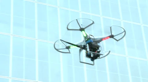 Quadrocopter Video stock 32312900