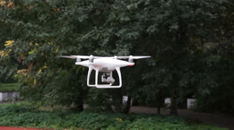 Quadrocopter while flying in the forest. Stock Footage 68298807