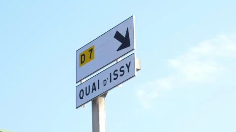 Quai d'Issy and D7 road sign on the Peripherique near Paris, France Video stock 256901513
