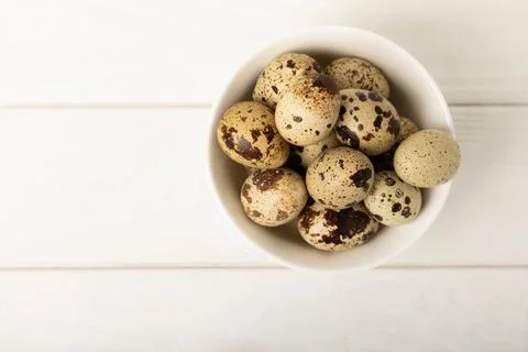 Quail eggs on  texture background Foto stock