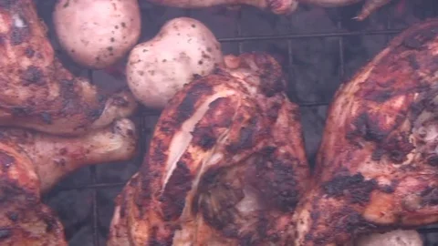 Quail with mushrooms roasted at the stake 動画素材 85308200