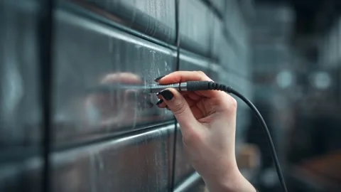 Quality control of metal products using an ultrasonic thickness gauge. Checking Видео 297178192