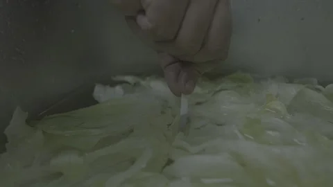 Quality control worker using chlorine test paper in kitchen Vídeo Stock 327356329
