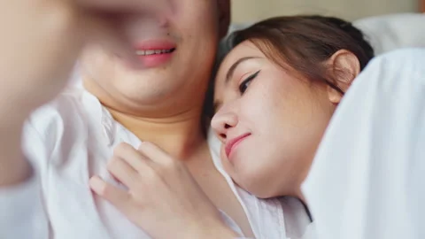 Quality sweet time vacations moment of newlywed asia young couple 스톡 동영상 265207807