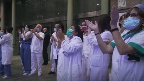  Quarantine.Doctors applaud. Video stock 128984065