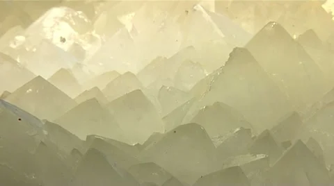 Quartz naturally occuring Видео 11334216