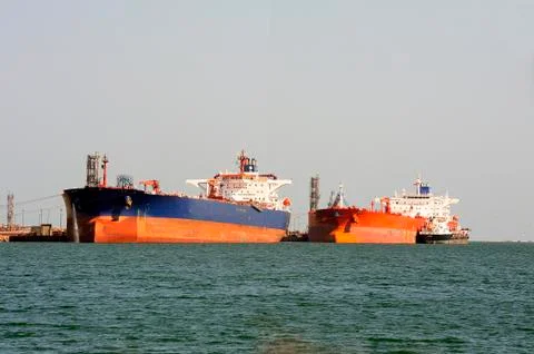 Quay tanker to discharge Stock Photos