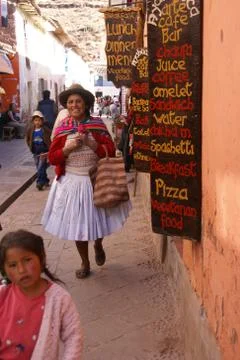 Quechua indian woman and children Stock Photos