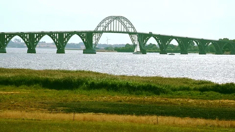 The Queen Alexandrina bridge Stock Footage 129689143