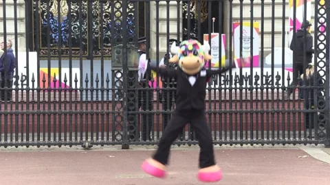 Queen launches Commonwealth Games baton on global journey Stock Footage 162472079