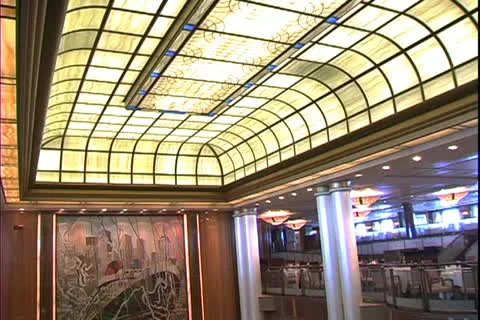 QUEEN MARY 2, 2004, Ocean liner, Britannia Restaurant, lunchtime, wide shot Stock Footage 20445806