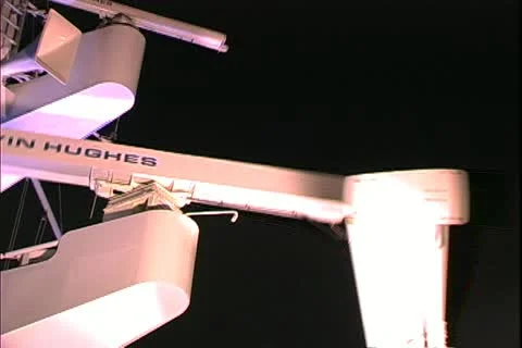 QUEEN MARY 2, 2004, Ocean liner, radar scanners rotating at night 動画素材 20456061