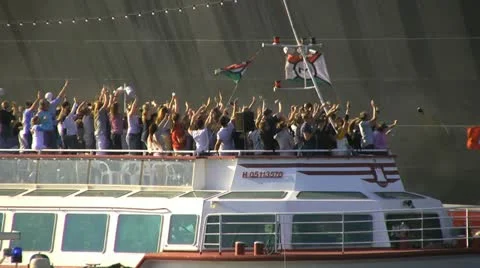 Queen Mary 2 in Hamburg Video stock 10867892