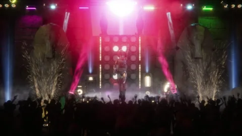 Queen mummy performing rock in a sci-fi atmosphere Stock Footage 294290262