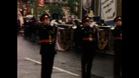 Queen parade down West Lane, Bermondsey Stock Footage 252046625