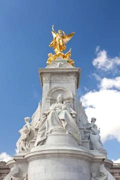 Queen victoria memorial statue at buckingham palace Stock Photos