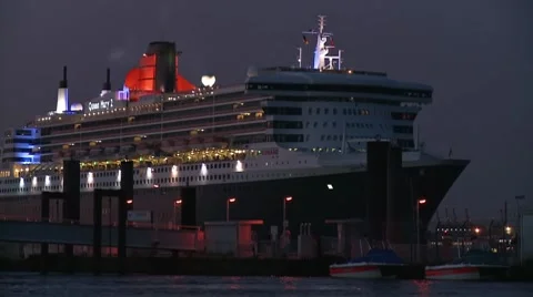QueenMary2_01 Stock Footage 8691147