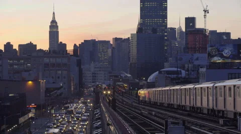 Queens bound 7 train at sunset. Video stock 60795847