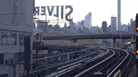 Queens bound 7 train at sunset. Stock-Footage 60796168