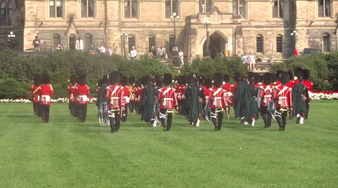Queen's guards replacment Vidéo 27823566