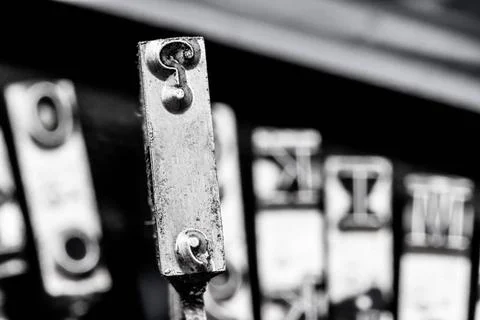  question mark question mark on an antique typewriter. symbolic photo for ... Foto stock