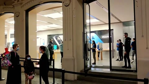 Queue at Apple store in Bologna Stock Footage 143811510