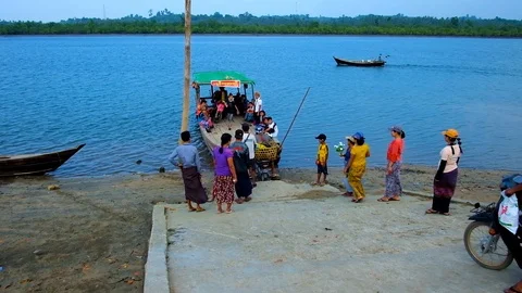 Queue at ferry on Kangy river, Myanmar Stock Footage 92236779
