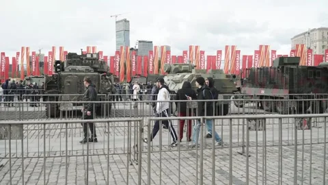 Queue for inspection and exhibition Stock Footage 274728758
