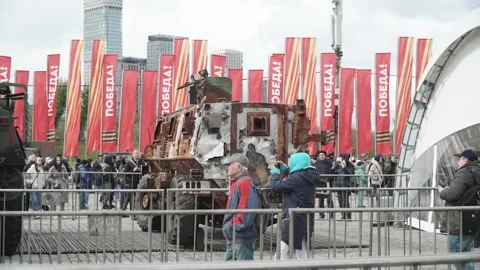 Queue for inspection and exhibition Stock Footage 312606426