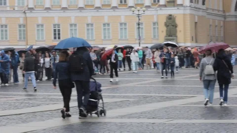 Queue to the museum hermitage visitors  historical  people line up Stock-Footage 113055910