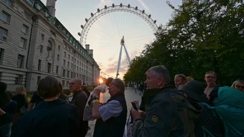 Queue to see The Queen lying in state stopped in front of The London Eye at s Video stock 212714770