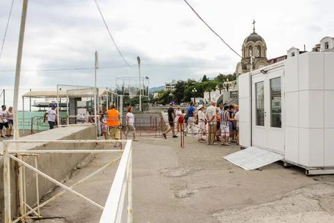Queue for tickets for the boat trip. Fotos de archivo