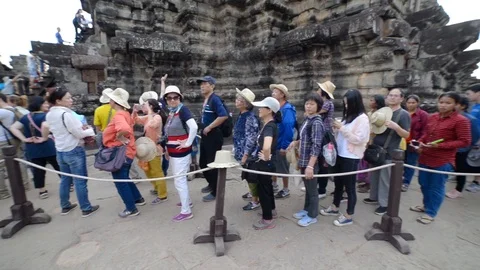 Queue to the top of Angkor Wat temple, Cambodia Stock Footage 95775614