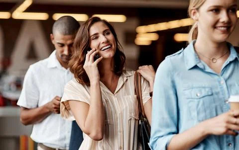 Queue, wait or woman in cafe with phone call, schedule news interview or wo.. Foto stock