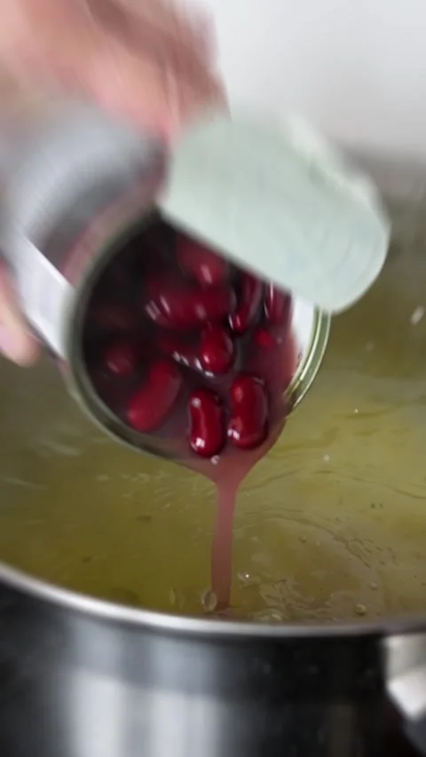 Quick bean recipes, fast methods for preparing beans, efficient techniques for Stock Footage 319442206