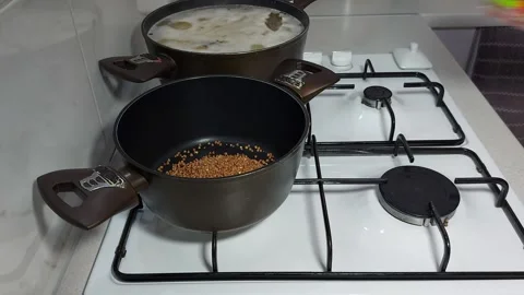 Quick Easy Buckwheat Pan Recipe: Tasty Tips Stock-Footage 304411810