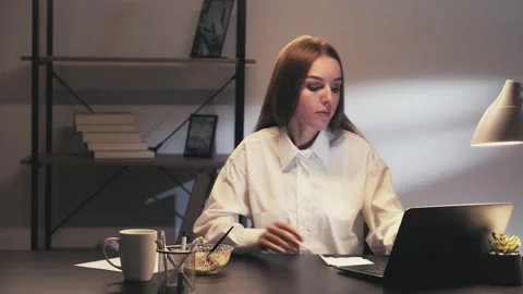 Quick meal at workplace stop eating Stock Footage 157505032