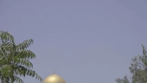 Quick pan to pan to the Dome of the Rock shrine Stock Footage 83718718