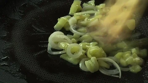 Quick scrambled eggs and bacon Stock Footage 36677780