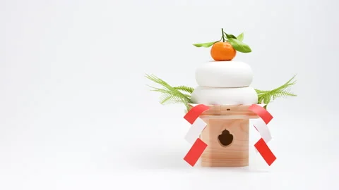 "Quick tilt-down video of Kagamimochi. Stock Footage 162703387
