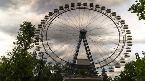 Quickly rotating Ferris wheel Stock Footage 76449378
