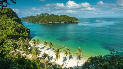 Quiet beach surrounded by islands Video stock 59681678