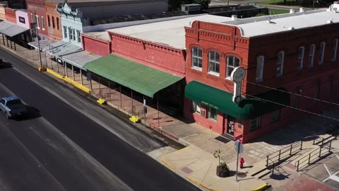 Quiet Empty Old Western Storefront Buildings, Calvert, Texas, USA 스톡 동영상 140622467