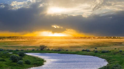 Quiet evening on a river Vídeos de archivo 154049032